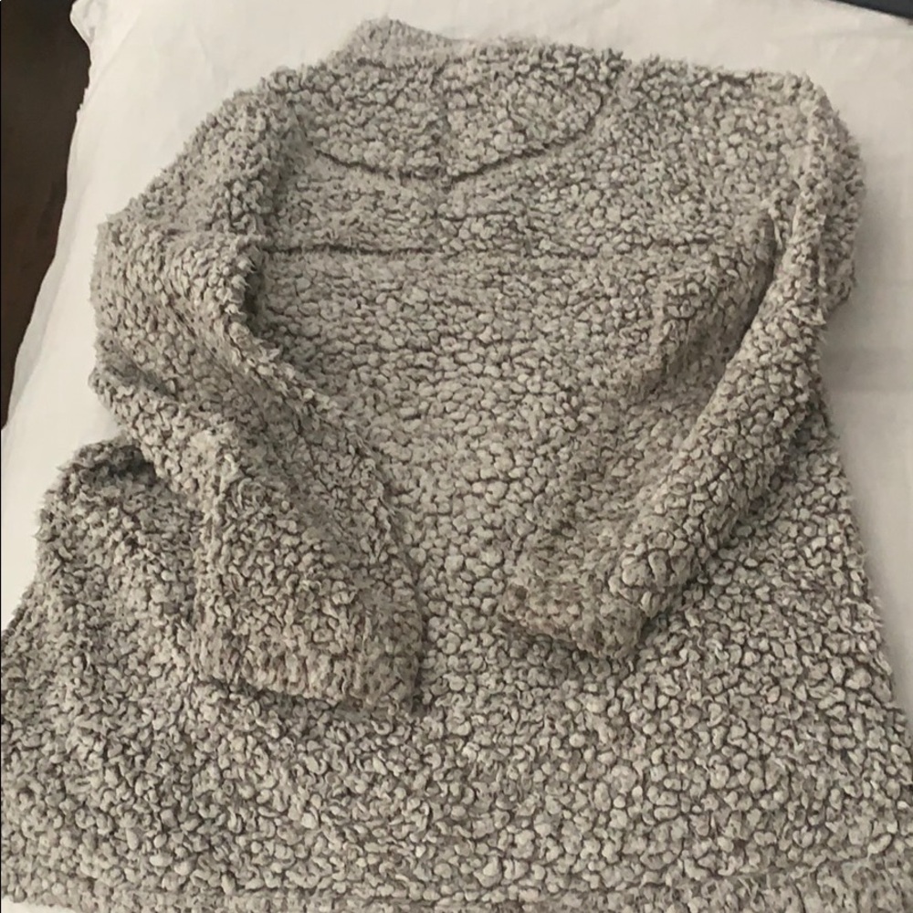 Dylan Stadium Pullover - image 4